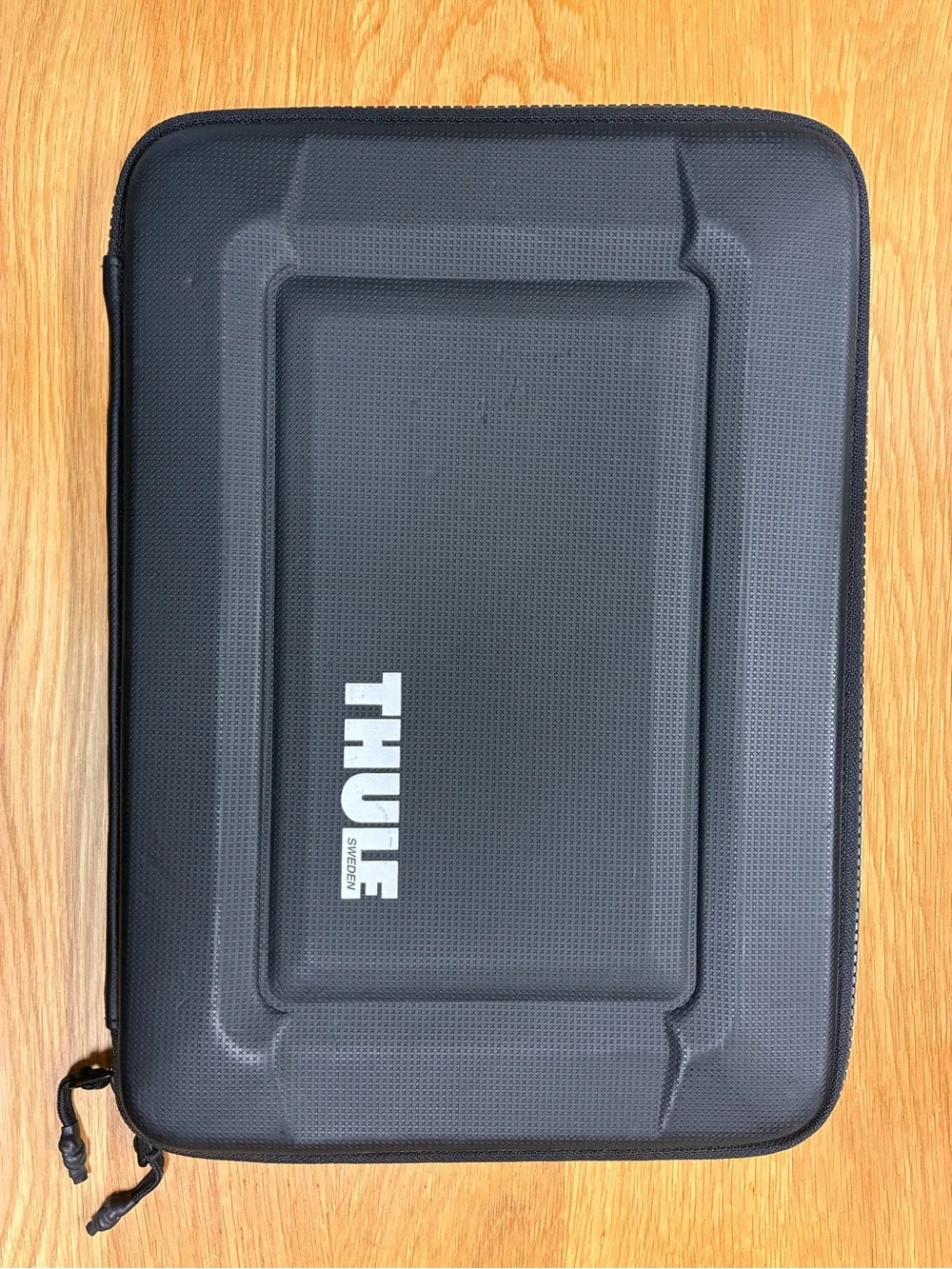 Thule Gauntlet MacBook 14”-13” Laptop Black Hard Shell Case with Zip Closure